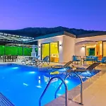 Villa Ortac 1 Doga Icerisinde, Korunakli *