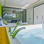 Villa Ortac 1 Doga Icerisinde, Korunakli Kas