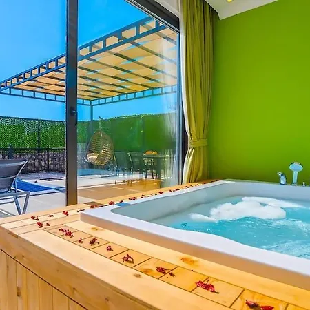 Villa Ortaç 1 Doğa ıçerisinde, Korunaklı Kaş