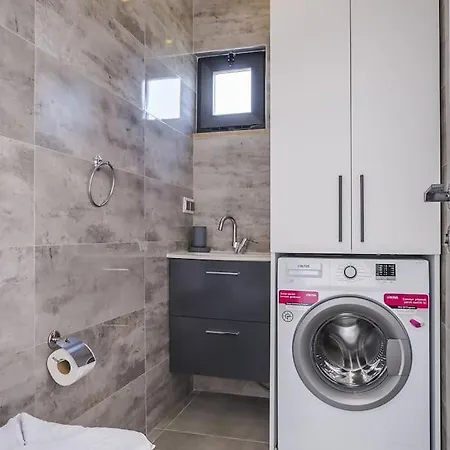 Ortac 1 Doga Icerisinde, Korunakli Vila