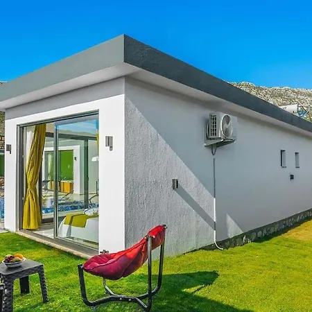 Ortac 1 Doga Icerisinde, Korunakli Kaş