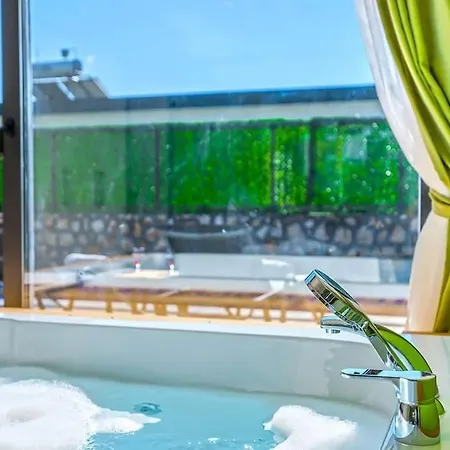 Ortac 1 Doga Icerisinde, Korunakli *