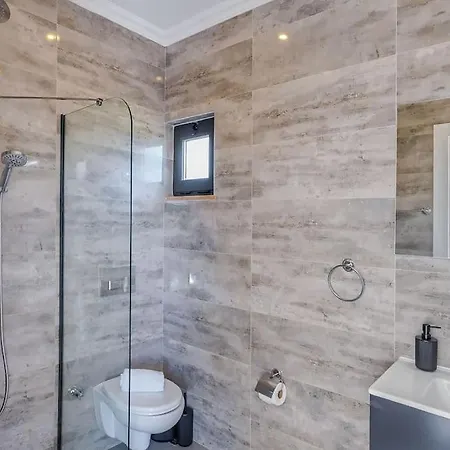 Villa Ortac 1 Doga Icerisinde, Korunakli *