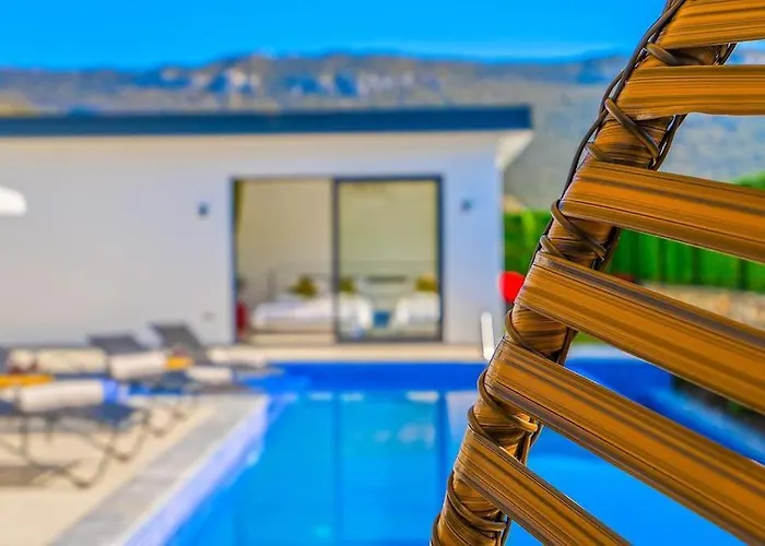 Ortac 1 Doga Icerisinde, Korunakli Κας