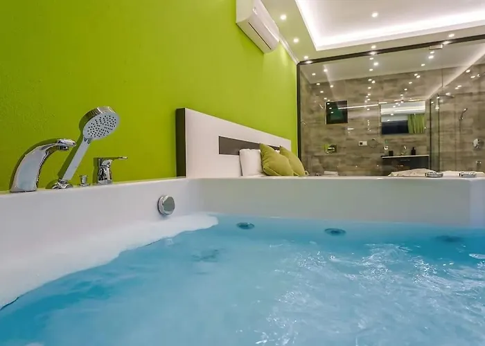 Ortac 1 Doga Icerisinde, Korunakli Βίλα