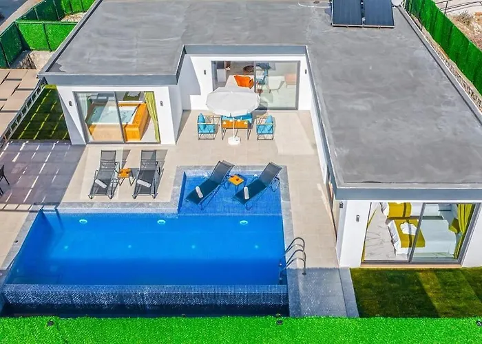 Ortac 1 Doga Icerisinde, Korunakli Βίλα