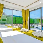 Ortac 1 Doga Icerisinde, Korunakli Kaş