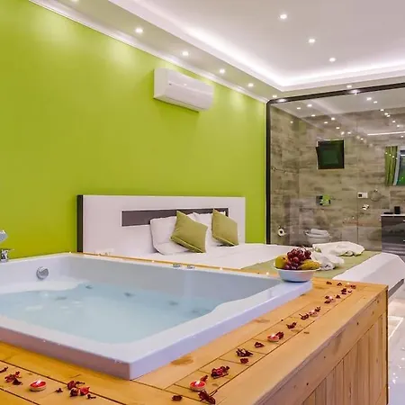 Ortac 1 Doga Icerisinde, Korunakli Willa Kaş